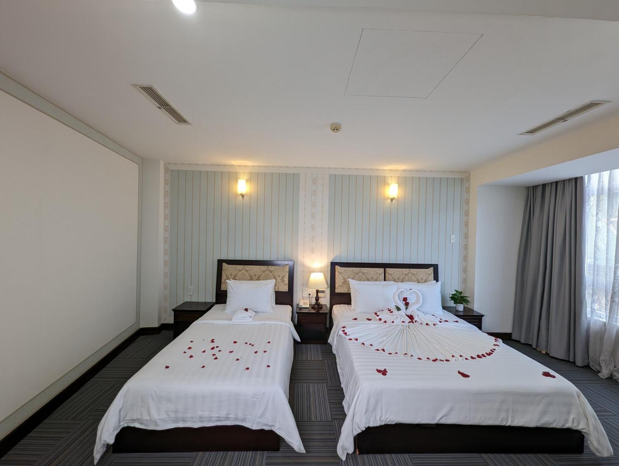 Dong Kinh Hotel Ho Chi Minh City Exterior photo